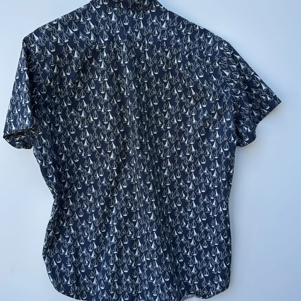 J. Crew Blue and White boat‎ Casual Button Down Shirt men’s size large